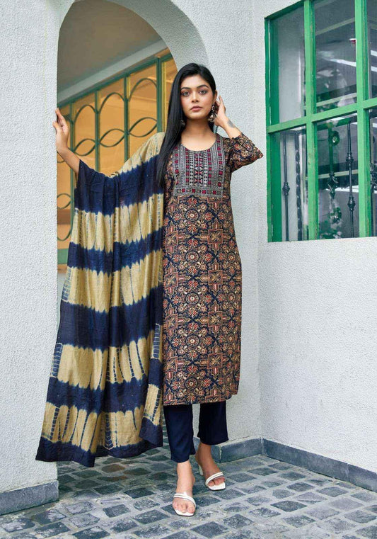 Threads That Tell a Story
Designer handwork and printed dupatta in a look that’s pure charm – made for you 💕🧵
