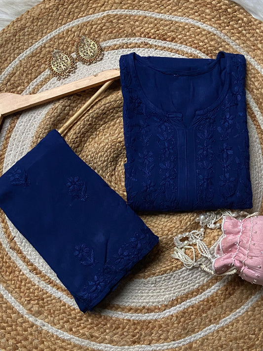 Elegance you can feel.
Our Chikankari set is crafted with delicate handwork and breezy fabric — perfect for summer days and graceful evenings. ✨